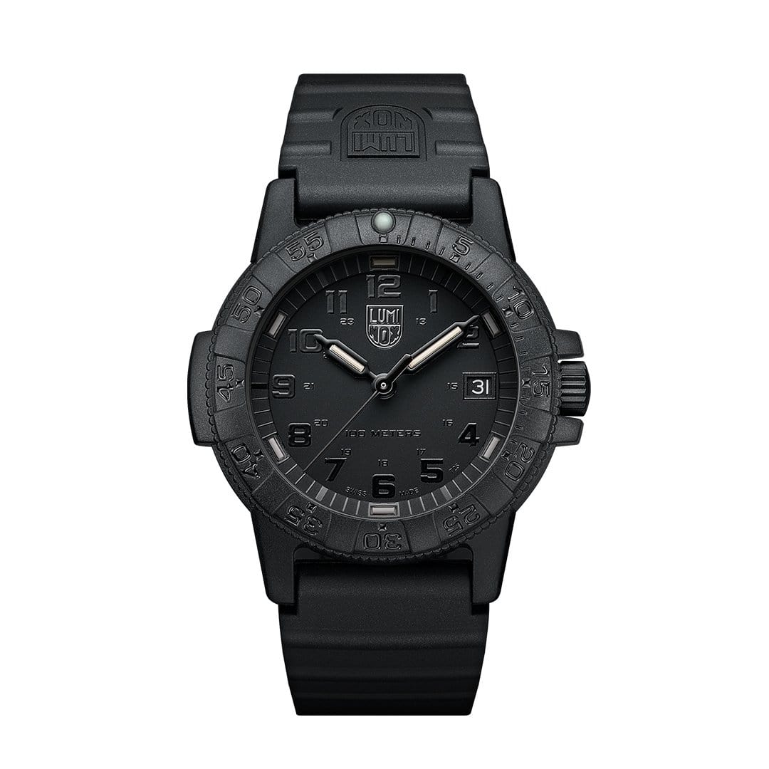 Luminox Leatherback Sea Turtle Blackout 39 mm · XS.0301.BO.L